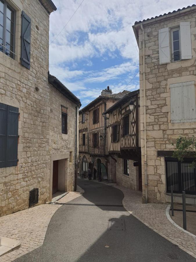 L'Edredon De Josephine Apartment Montcuq ภายนอก รูปภาพ